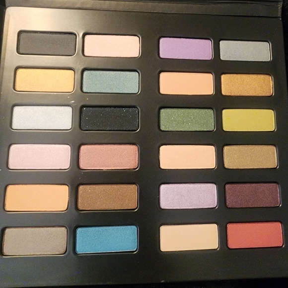 Kat Von D Spellbinding Eyeshadow Palette, Limited Edition, NWT! - Picture 6 of 10